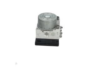 Gebruikte ABS Pomp Peugeot 2008 (UD/UK/UR/US/UX) 1.2 VTi 12V PureTech 130 Prijs € 275,00 Inclusief btw aangeboden door Automaterialen Ronald Morien B.V.