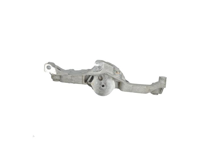 Gebruikte Dynamosteun boven Peugeot 2008 (UD/UK/UR/US/UX) 1.2 VTi 12V PureTech 130 Prijs € 45,00 Inclusief btw aangeboden door Automaterialen Ronald Morien B.V.