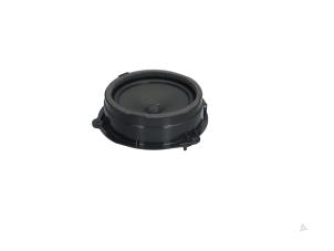 Gebruikte Speaker Cupra Formentor 2.5 VZ5 16V 4Drive Prijs € 29,00 Margeregeling aangeboden door Automaterialen Ronald Morien B.V.
