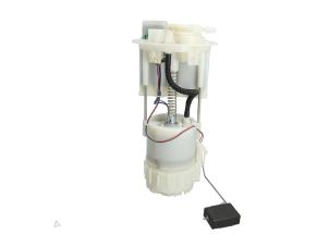 Gebruikte Benzinepomp Peugeot 108 1.0 12V VVT-i Prijs € 48,99 Inclusief btw aangeboden door Automaterialen Ronald Morien B.V.