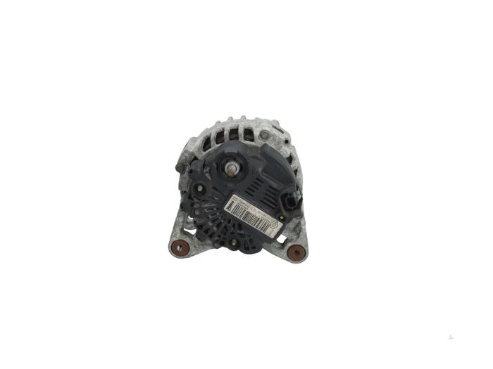 Gebruikte Dynamo Renault Twingo II (CN) 1.2 16V Prijs € 29,00 Margeregeling aangeboden door Automaterialen Ronald Morien B.V.