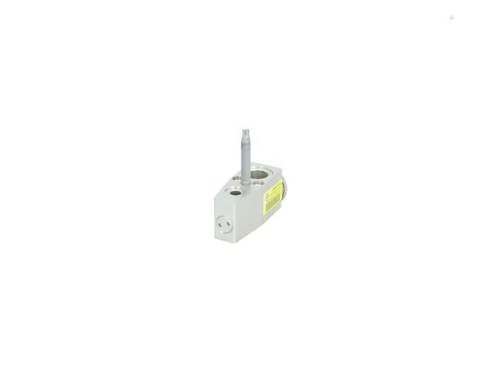 Gebruikte Airco expansieklep Opel Astra K 1.2 Turbo 12V Prijs € 39,00 Inclusief btw aangeboden door Automaterialen Ronald Morien B.V.