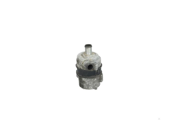 Gebruikte Waterpomp Audi A4 (B9) 2.0 TDI Ultra 16V Prijs € 149,00 Inclusief btw aangeboden door Automaterialen Ronald Morien B.V.