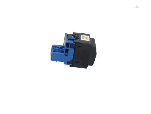 Gebruikte Schakelaar Koplamp Ihv Toyota Corolla (E21/EA1/EH1) 1.8 16V Hybrid Prijs € 35,00 Margeregeling aangeboden door Automaterialen Ronald Morien B.V.