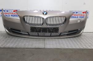 Gebruikte Bumper voor BMW 5 serie (F10) 523i 24V Prijs € 495,00 Margeregeling aangeboden door Automaterialen Ronald Morien B.V.
