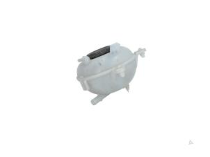 Gebruikte Expansievat Skoda Karoq 1.5 TSI 16V Prijs € 14,99 Margeregeling aangeboden door Automaterialen Ronald Morien B.V.