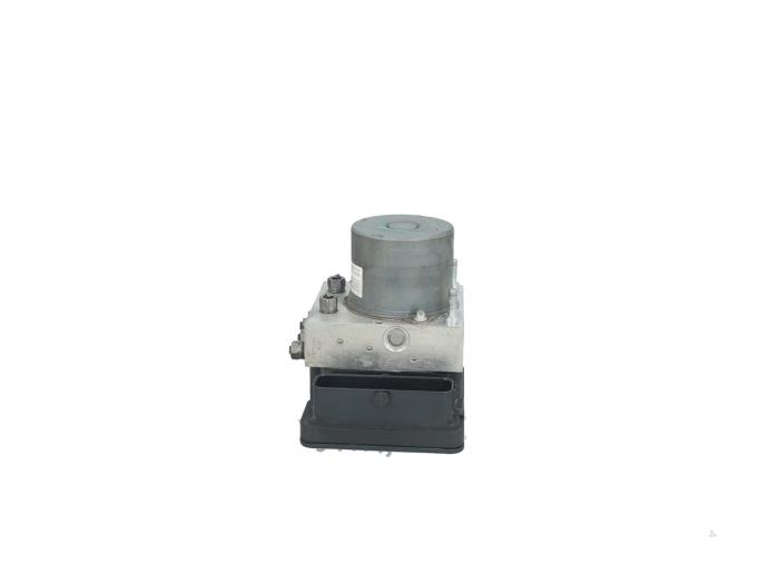 Gebruikte ABS Pomp Opel Grandland (X) 1.6 CDTi 120 Prijs € 79,00 Margeregeling aangeboden door Automaterialen Ronald Morien B.V.