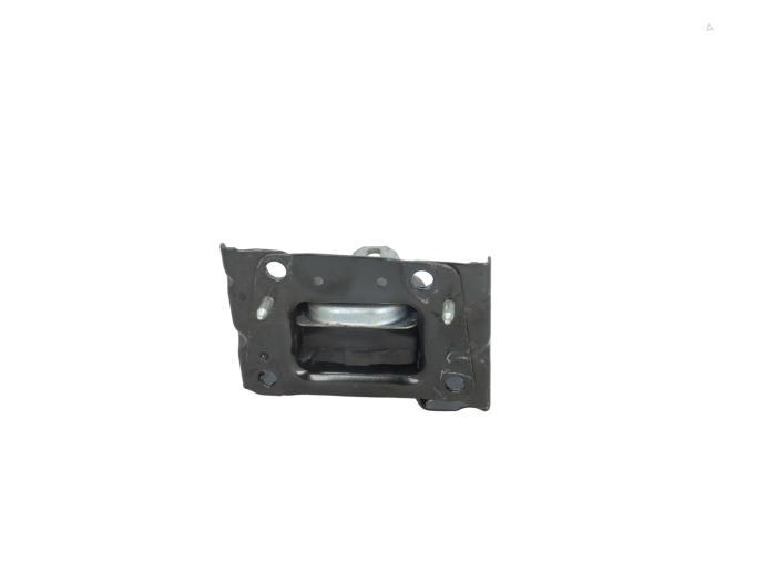 Gebruikte Versnellingsbak Steun Peugeot 2008 (CU) 1.2 Vti 12V PureTech 82 Prijs € 25,00 Margeregeling aangeboden door Automaterialen Ronald Morien B.V.
