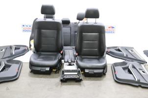 Gebruikte Interieur Bekledingsset Mercedes E (W212) E-350 CDI V6 24V BlueEfficiency Prijs € 495,00 Margeregeling aangeboden door Automaterialen Ronald Morien B.V.