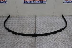 Nieuwe Lip voorbumper Renault Trafic (1FL/2FL/3FL/4FL) 1.6 dCi 115 Prijs € 65,00 Inclusief btw aangeboden door Automaterialen Ronald Morien B.V.