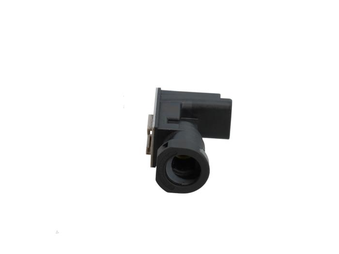 Gebruikte Remassistent sensor Peugeot 208 I (CA/CC/CK/CL) 1.0 Vti 12V PureTech Prijs € 25,00 Margeregeling aangeboden door Automaterialen Ronald Morien B.V.