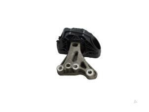 Gebruikte Motorrubber Peugeot 208 I (CA/CC/CK/CL) 1.0 Vti 12V PureTech Prijs € 25,00 Margeregeling aangeboden door Automaterialen Ronald Morien B.V.