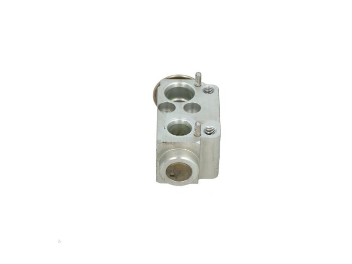 Gebruikte Airco expansieklep BMW 1 serie (E87/87N) 118i 16V Prijs € 25,00 Margeregeling aangeboden door Automaterialen Ronald Morien B.V.