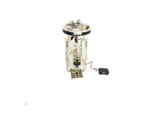 Gebruikte Benzinepomp BMW 3 serie Touring (E46/3) 316i 16V Prijs € 45,00 Margeregeling aangeboden door Automaterialen Ronald Morien B.V.