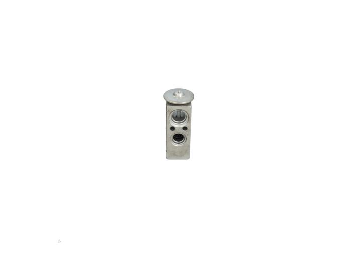 Gebruikte Airco expansieklep Peugeot Partner (GC/GF/GG/GJ/GK) 1.6 HDI 75 Phase 2 Prijs € 39,00 Margeregeling aangeboden door Automaterialen Ronald Morien B.V.