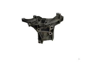 Gebruikte Steun stuurbekrachtigingspomp Audi A4 (B8) 2.7 TDI V6 24V Prijs € 25,00 Inclusief btw aangeboden door Automaterialen Ronald Morien B.V.