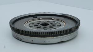 Gebruikte Dubbele massa vliegwiel Mercedes A-Klasse AMG (177.0) 2.0 A-35 AMG Turbo 16V 4Matic Prijs € 175,00 Margeregeling aangeboden door Automaterialen Ronald Morien B.V.