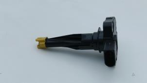 Gebruikte Olie niveau sensor Mercedes A-Klasse AMG (177.0) 2.0 A-35 AMG Turbo 16V 4Matic Prijs € 15,00 Margeregeling aangeboden door Automaterialen Ronald Morien B.V.