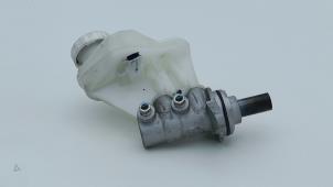 Gebruikte Hoofdremcilinder Mitsubishi Space Star (A0) 1.0 12V Prijs € 29,00 Inclusief btw aangeboden door Automaterialen Ronald Morien B.V.