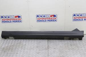 Gebruikte Zijskirt links Mini Mini (F55) 1.5 12V One Prijs € 75,00 Margeregeling aangeboden door Automaterialen Ronald Morien B.V.