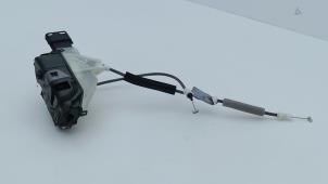 Gebruikte Deurslot Mechaniek 4Deurs rechts-voor Opel Corsa F (UB/UH/UP) 1.2 12V 75 Prijs € 54,99 Inclusief btw aangeboden door Automaterialen Ronald Morien B.V.