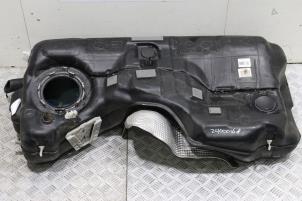 Gebruikte Tank Mercedes CLA Shooting Brake AMG (117.9) 2.0 CLA-45 AMG Turbo 16V Prijs € 245,00 Margeregeling aangeboden door Automaterialen Ronald Morien B.V.