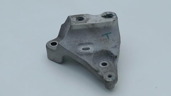 Gebruikte Motorsteun Opel Corsa F (UB/UH/UP) 1.2 12V 75 Prijs € 20,00 Inclusief btw aangeboden door Automaterialen Ronald Morien B.V.