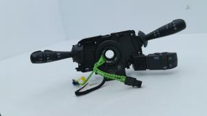 Gebruikte Combischakelaar Stuurkolom Renault Clio IV Estate/Grandtour (7R) 0.9 Energy TCE 90 12V Prijs € 95,00 Margeregeling aangeboden door Automaterialen Ronald Morien B.V.