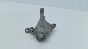 Gebruikte Motorsteun Renault Clio IV Estate/Grandtour (7R) 0.9 Energy TCE 90 12V Prijs € 25,00 Margeregeling aangeboden door Automaterialen Ronald Morien B.V.