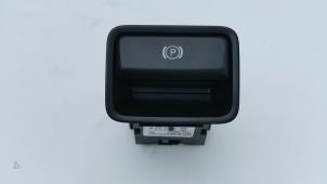 Gebruikte Schakelaar handrem Mercedes A-Klasse AMG (W176) 2.0 A-45 AMG Turbo 16V 4-Matic Prijs € 9,95 Margeregeling aangeboden door Automaterialen Ronald Morien B.V.