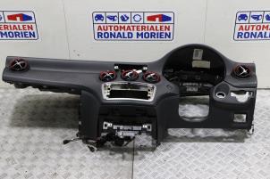 Gebruikte Dashboard Mercedes A-Klasse AMG (W176) 2.0 A-45 AMG Turbo 16V 4-Matic Prijs € 195,00 Margeregeling aangeboden door Automaterialen Ronald Morien B.V.