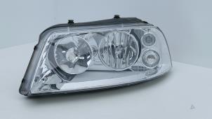 Gebruikte Koplamp links Volkswagen Sharan (7M8/M9/M6) 1.9 TDI 90 Prijs € 55,00 Margeregeling aangeboden door Automaterialen Ronald Morien B.V.