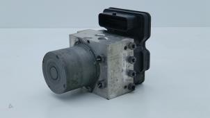 Gebruikte ABS Pomp Mercedes S (222.0/222.1) 3.0 S-350 BlueTEC, S-350d 24V Prijs € 495,00 Margeregeling aangeboden door Automaterialen Ronald Morien B.V.