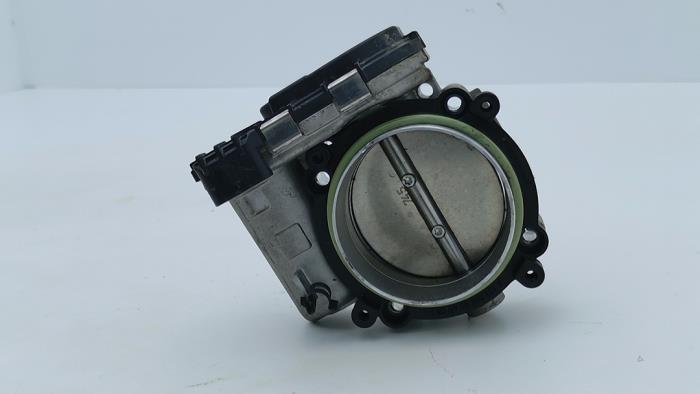 Gasklephuis van een Mercedes-AMG A-Klasse AMG (W176) 2.0 A-45 AMG Turbo 16V 4-Matic 2015