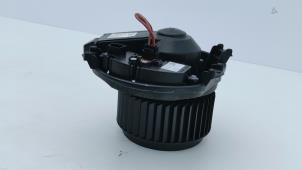 Gebruikte Chaufage Ventilatiemotor Mercedes CLA Shooting Brake AMG (117.9) 2.0 CLA-45 AMG Turbo 16V Prijs € 65,00 Margeregeling aangeboden door Automaterialen Ronald Morien B.V.