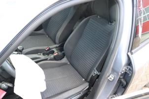 Gebruikte Bekleding Set (compleet) Peugeot 2008 (UD/UK/UR/US/UX) 1.2 VTi 12V PureTech 100 Prijs € 395,00 Inclusief btw aangeboden door Automaterialen Ronald Morien B.V.