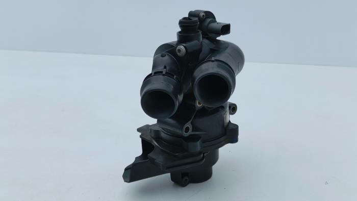 Gebruikte Thermostaathuis Volkswagen Passat (362) 2.0 TSI 16V Prijs € 75,00 Margeregeling aangeboden door Automaterialen Ronald Morien B.V.