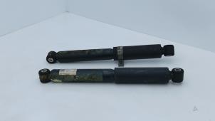 Gebruikte Schokdemper set MAN TGE 2.0 TDI Prijs € 89,00 Inclusief btw aangeboden door Automaterialen Ronald Morien B.V.