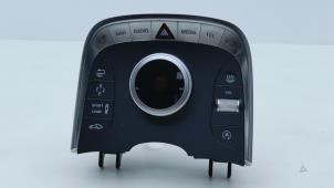 Gebruikte Regelunit Multi Media Mercedes S (222.0/222.1) 3.0 S-350 BlueTEC, S-350d 24V Prijs € 195,00 Margeregeling aangeboden door Automaterialen Ronald Morien B.V.