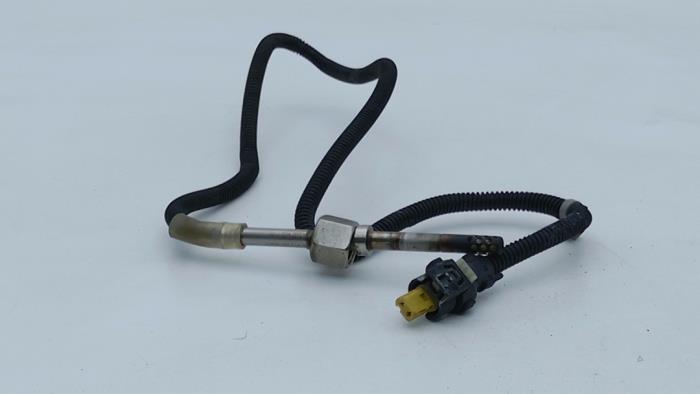 Gebruikte Uitlaat temperatuursensor Mercedes S (222.0/222.1) 3.0 S-350 BlueTEC, S-350d 24V Prijs € 49,00 Margeregeling aangeboden door Automaterialen Ronald Morien B.V.