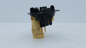 Gebruikte Tank element Pomp Mercedes S (222.0/222.1) 3.0 S-350 BlueTEC, S-350d 24V Prijs € 125,00 Margeregeling aangeboden door Automaterialen Ronald Morien B.V.