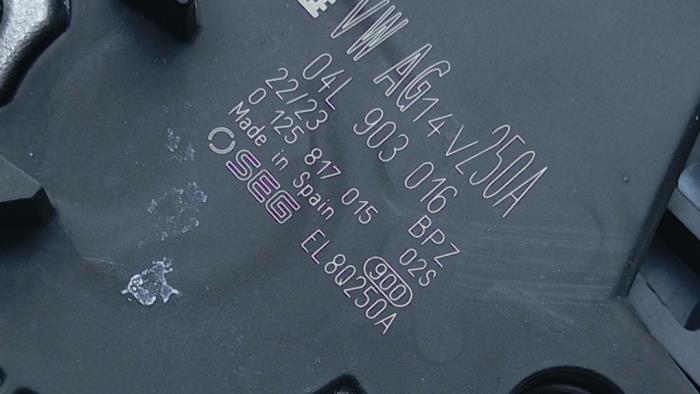 Dynamo van een Volkswagen Crafter (SY) 2.0 TDI RWD 2024