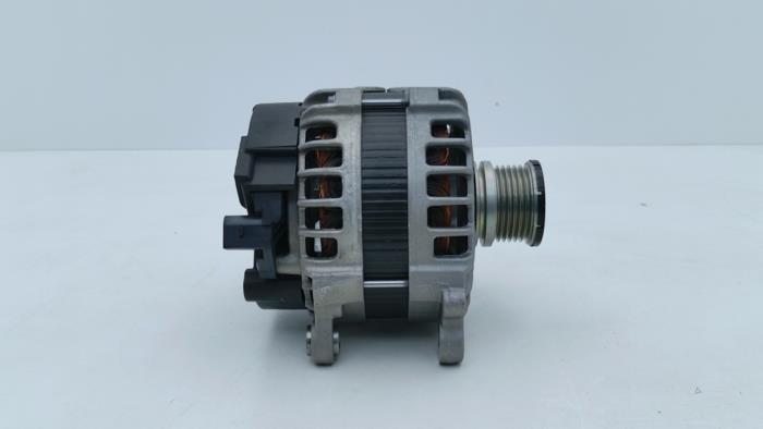 Dynamo van een Volkswagen Crafter (SY) 2.0 TDI RWD 2024
