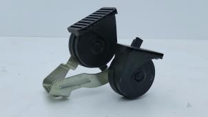 Gebruikte Claxon Citroen C5 X (NC/ND) 1.6 Hybrid 225 Prijs € 48,99 Inclusief btw aangeboden door Automaterialen Ronald Morien B.V.