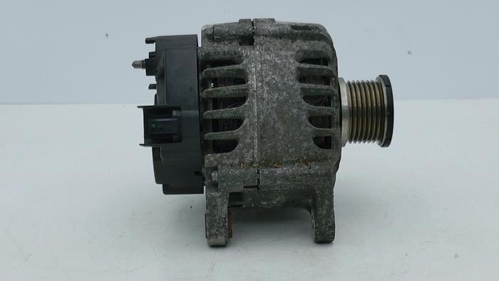 Gebruikte Alternator Renault Clio IV Estate/Grandtour (7R) 0.9 Energy TCE 90 12V Prijs € 59,00 Margeregeling aangeboden door Automaterialen Ronald Morien B.V.