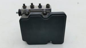 Gebruikte ABS Pomp Renault Clio IV Estate/Grandtour (7R) 0.9 Energy TCE 90 12V Prijs € 95,00 Margeregeling aangeboden door Automaterialen Ronald Morien B.V.