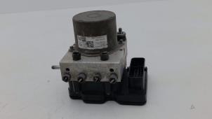 Gebruikte ABS Pomp Opel Crossland (X) 1.2 12V Prijs € 195,00 Margeregeling aangeboden door Automaterialen Ronald Morien B.V.