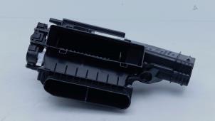 Gebruikte Kachelklep Motor Porsche Panamera (971G) 3.0 V6 24V 4 Prijs € 145,00 Margeregeling aangeboden door Automaterialen Ronald Morien B.V.