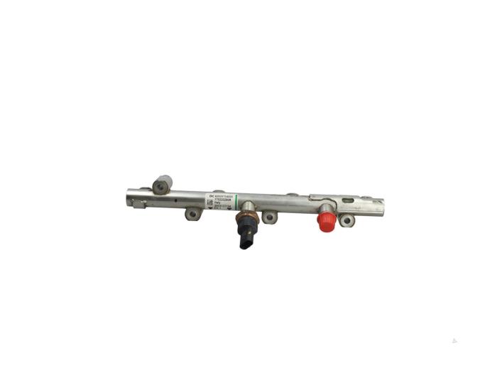 Gebruikte Injector brug Renault Megane IV (RFBB) 1.3 TCe 100 16V Prijs € 55,00 Margeregeling aangeboden door Automaterialen Ronald Morien B.V.