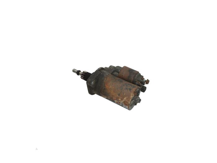 Gebruikte Startmotor Volkswagen Corrado 2.0 16V Prijs € 10,00 Margeregeling aangeboden door Automaterialen Ronald Morien B.V.